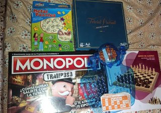 Lote de juegos de mesa: Monopoly, Trivial, Ajedrez