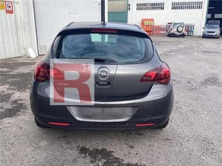 Paragolpes Trasero Opel Astra J Berlina 5p (12.2009->)