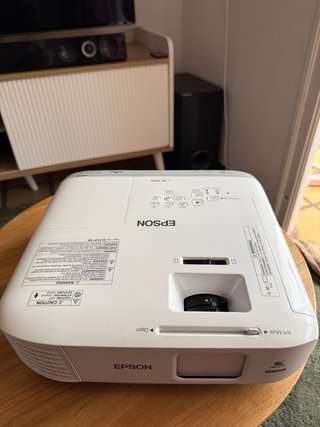 Proyector Epson EB-990U - Como nuevo - 25h uso