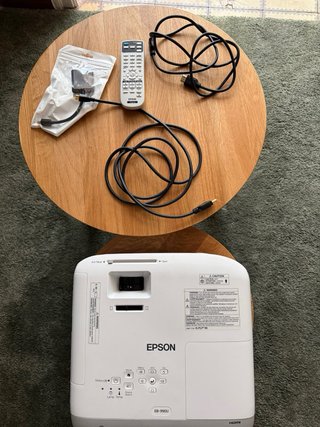 Proyector Epson EB-990U - Como nuevo - 25h uso