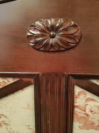Cabecero de cama clásico de madera