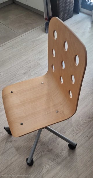 Silla de oficina con ruedas