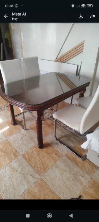 Mesa de comedor de madera