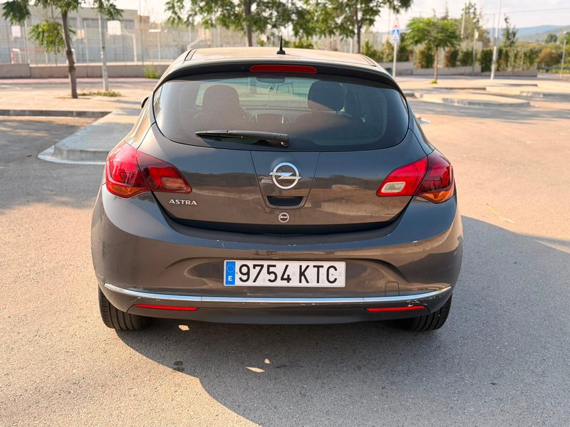 Opel Astra 1.6 Selective 2012, foto 6