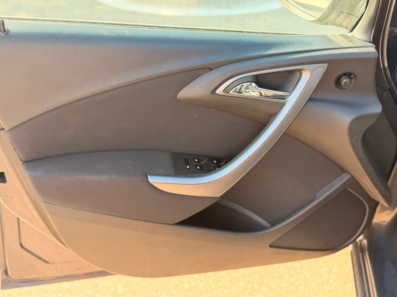 Opel Astra 1.6 Selective 2012, foto 9