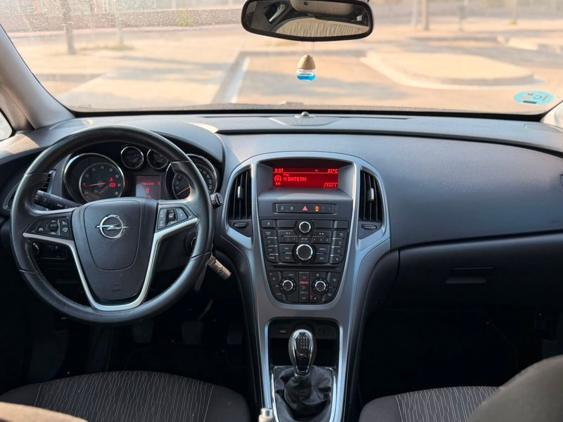 Opel Astra 1.6 Selective 2012, foto 12