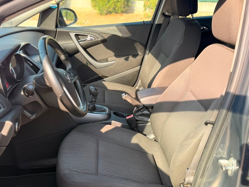 Opel Astra 1.6 Selective 2012, foto 10