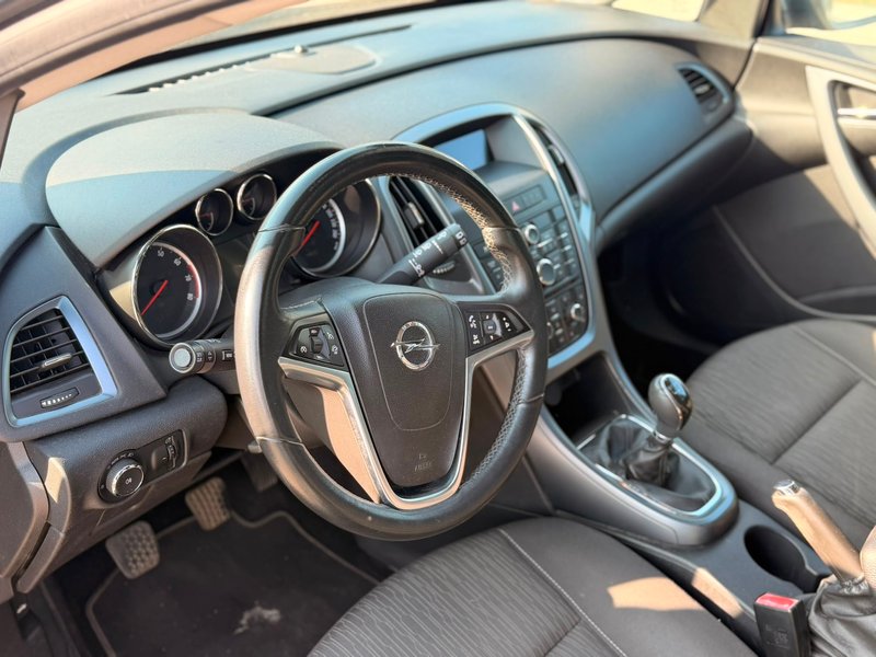 Opel Astra 1.6 Selective 2012, foto 11