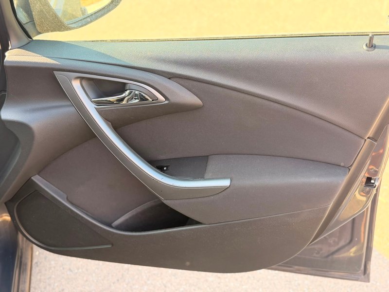 Opel Astra 1.6 Selective 2012, foto 21