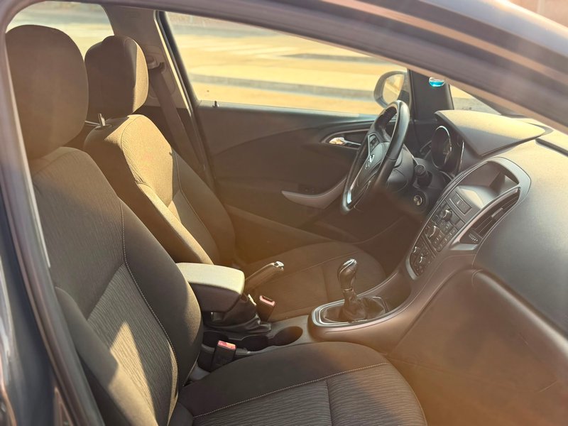 Opel Astra 1.6 Selective 2012, foto 22