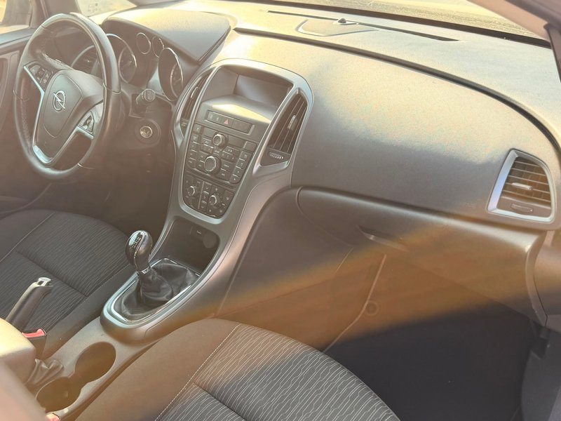 Opel Astra 1.6 Selective 2012, foto 23