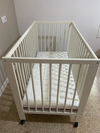 NO OFERTAS.Cuna blanca con colchón de alta calidad