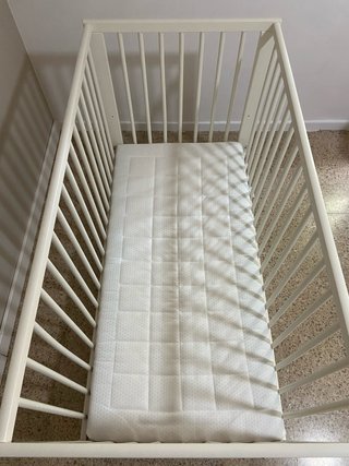 NO OFERTAS.Cuna blanca con colchón de alta calidad