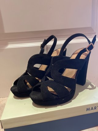 Sandalias de tacón negras