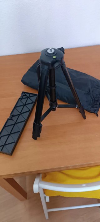 Proyector WiFi Artlii HD +tripode+ mando + funda +