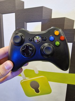 Xbox 360 Negra + Mando