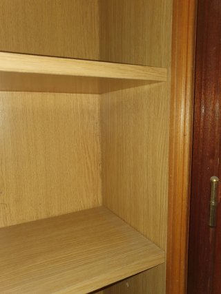 Estantería de pino con 8 baldas
