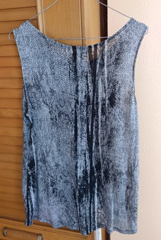 Camiseta animal print con abertura