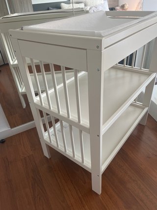 Cambiador de bebé blanco