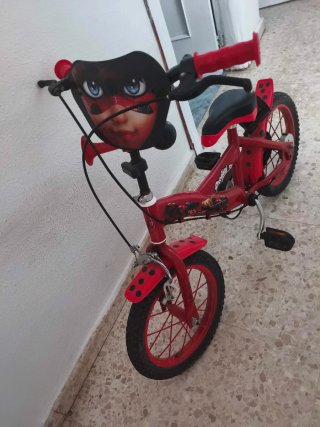 Bicicleta infantil Ladybug roja