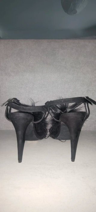 Sandalias plumas tacón fino negro talla 37