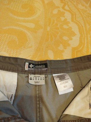 Pantalón corto Columbia mujer verde oliva