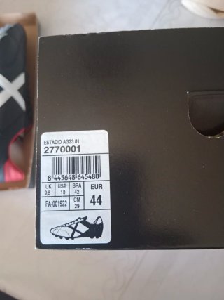 Botas fútbol Munich T.44 sin estrenar