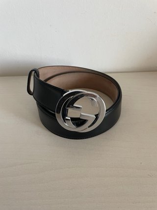 Cintura Gucci con fibbia GG argento