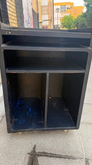 Mesa auxiliar negra