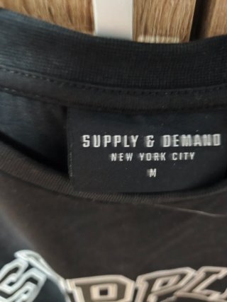 Camiseta Supply & Demand Negra Talla M