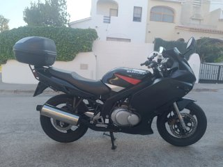 Suzuki GS 500 F Negra