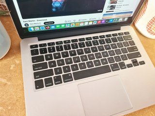 Apple MacBook Pro 13 2015 i5 256 GB BATERÍA NUEVA
