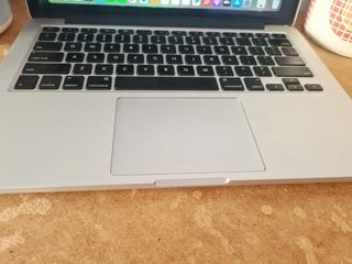 Apple MacBook Pro 13 2015 i5 256 GB BATERÍA NUEVA