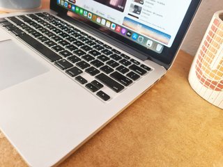 Apple MacBook Pro 13 2015 i5 256 GB BATERÍA NUEVA