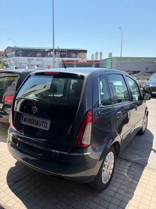 Lancia Musa AUTOMATICO ETIQUETA C 2010