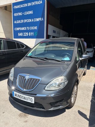 Lancia Musa AUTOMATICO ETIQUETA C 2010