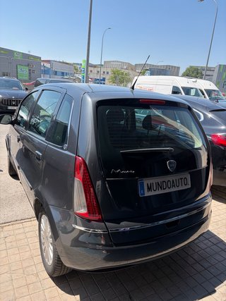 Lancia Musa AUTOMATICO ETIQUETA C 2010
