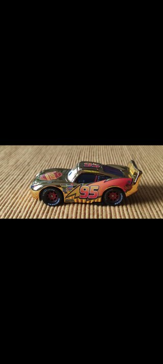 LOTE RAYO MCQUEEN ORO Y DETECTIVE