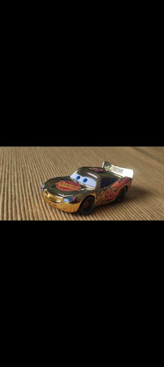 LOTE RAYO MCQUEEN ORO Y DETECTIVE