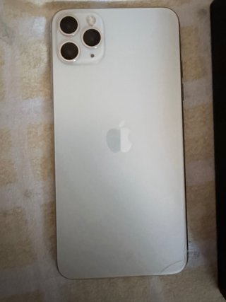 iPhone 11 Pro Max - Batería al 75%