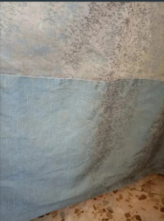 Cortinas con faldón azul y blanco