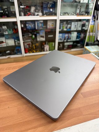 MacBook Pro M1 Pro 2021 14” 16GB RAM 512GB SSD