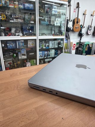 MacBook Pro M1 Pro 2021 14” 16GB RAM 512GB SSD