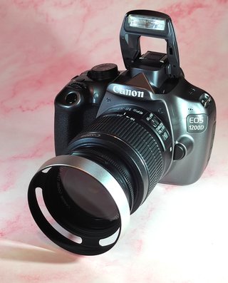 CANON EOS 1200D DSLR 2005O