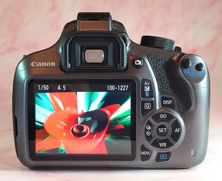 CANON EOS 1200D DSLR 2005O