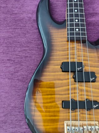 Fender Precision Bass Lyte Deluxe