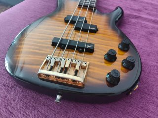 Fender Precision Bass Lyte Deluxe