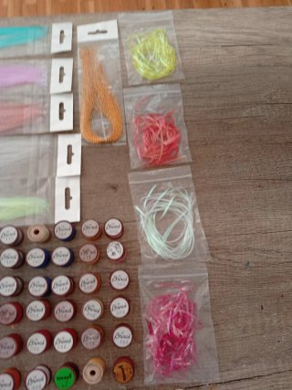 Lote materiales para montajes  de señuelos  pesca.