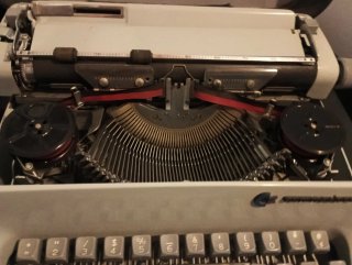 Máquina de escribir portátil con maletín