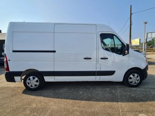 Nissan NV400 2021